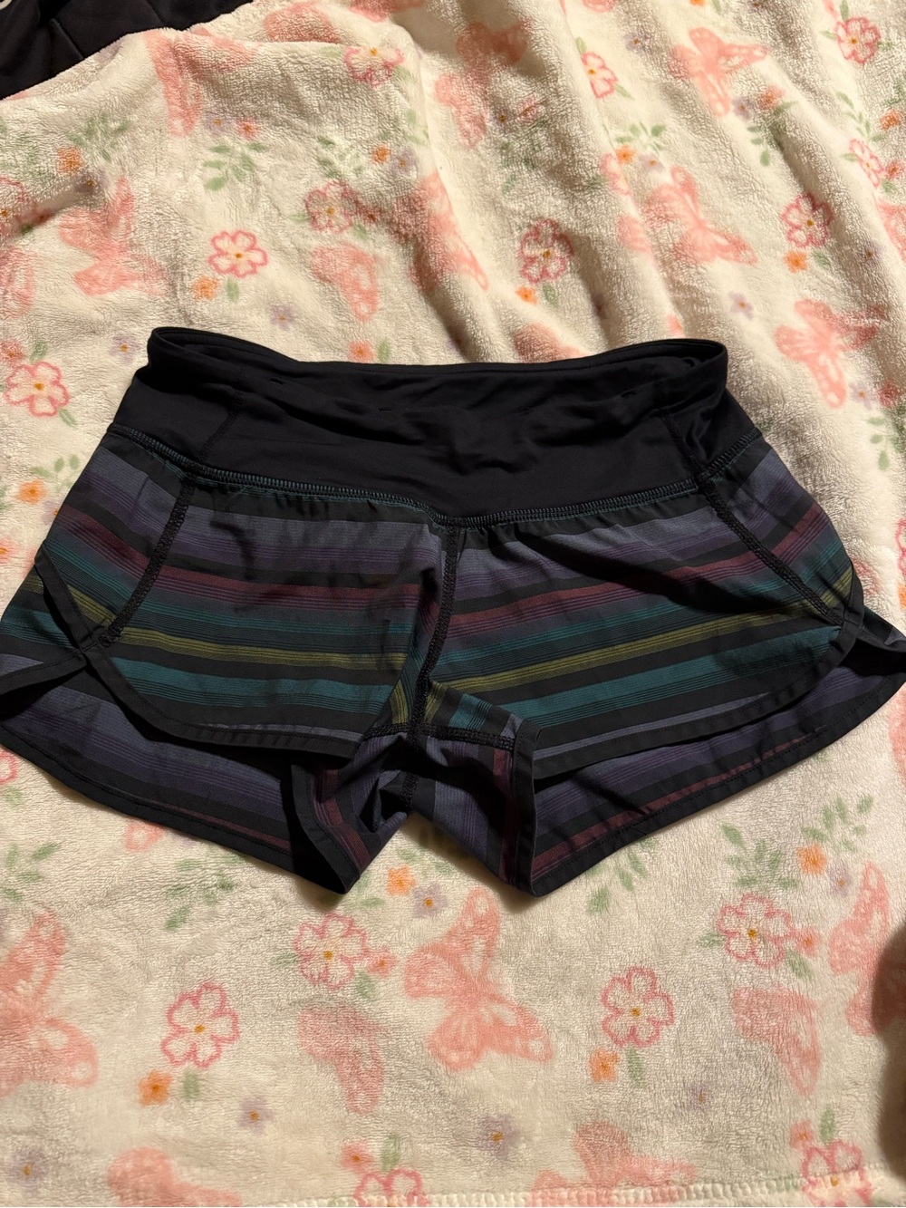 Lululemon Speed Short Poncho
Stripe size 2